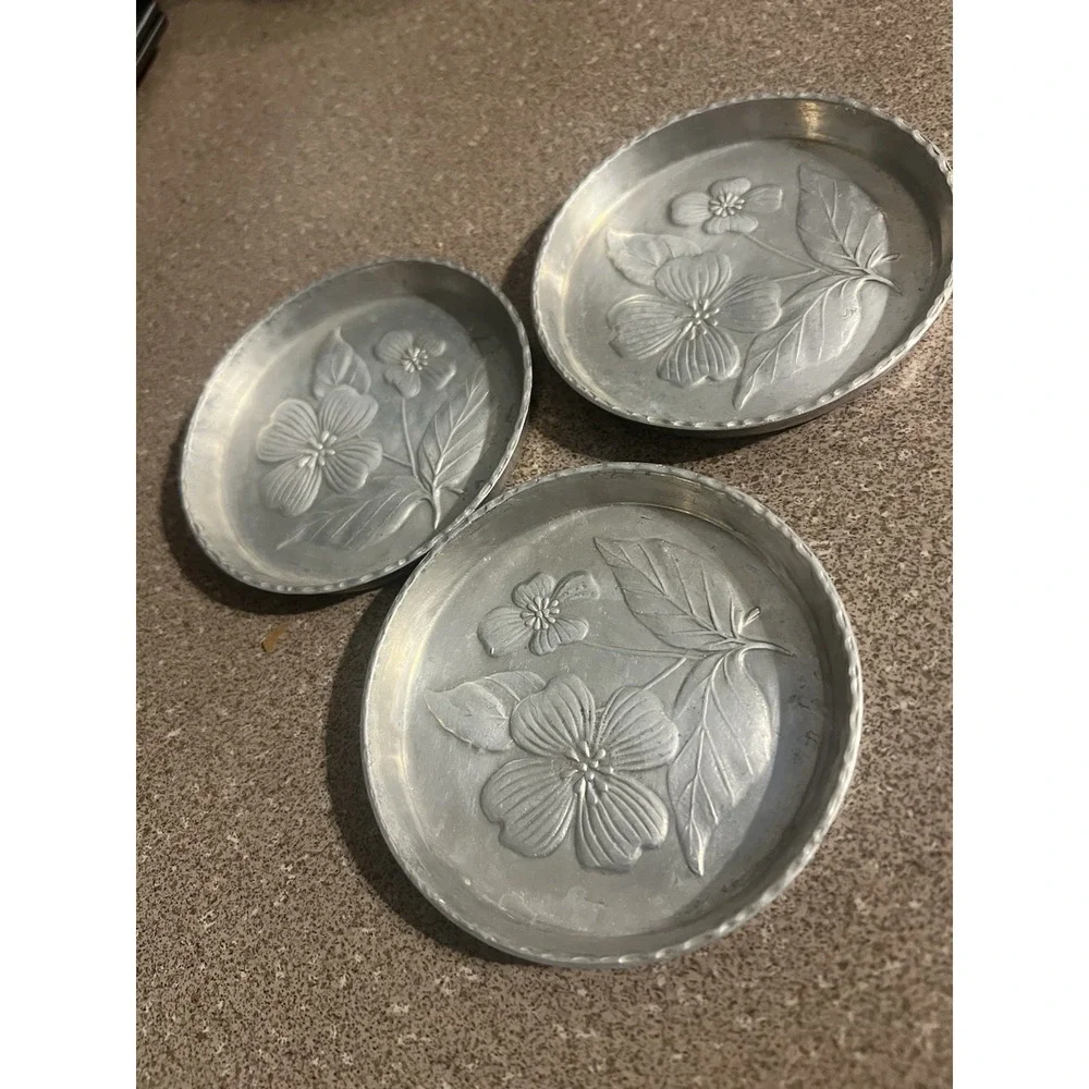 STEDE Vintage Aluminum Embossed Coasters Dogwood Flower And Leaves Set Of 3